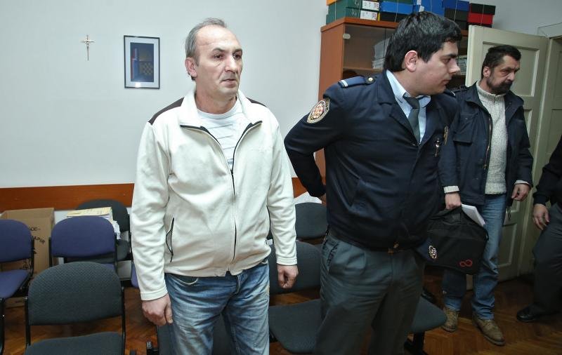 Fejzo Hodić godinama zlostavljao ženu i djete, a potom ženu nogom kuhinjskog stola zatukao na smrt.