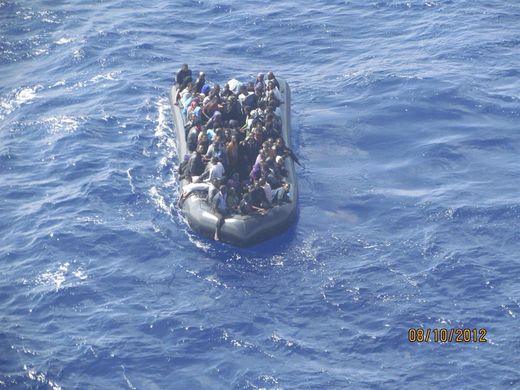 Na moru kod Libije spašeno 1000 imigranata.