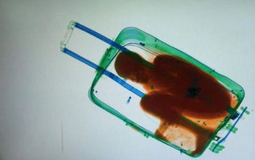 Španjolska: Osmogodišnji dječak pronađen sklupčan u koferu u zračnoj luci.