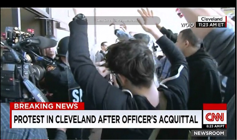 Neredi izbili u Clevelandu nakon što je policajac koji je ubio Afroamerikance oslobođen optužbi.