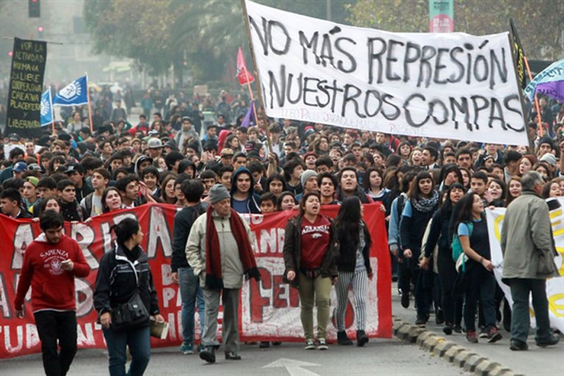 Čile: Prosvjedi zbog obrazovnih reformi, tisuće studenata na ulicama.