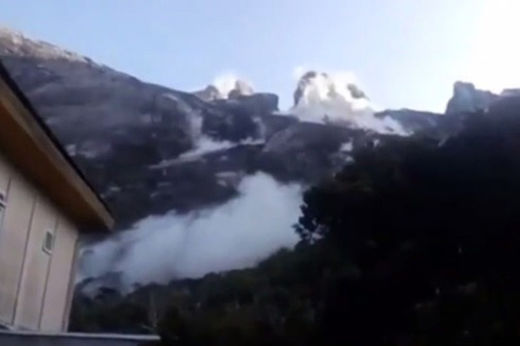 Malezija: Potres zarobio 160 penjača na planini Kinabalu, najmanje jedan mrtav.