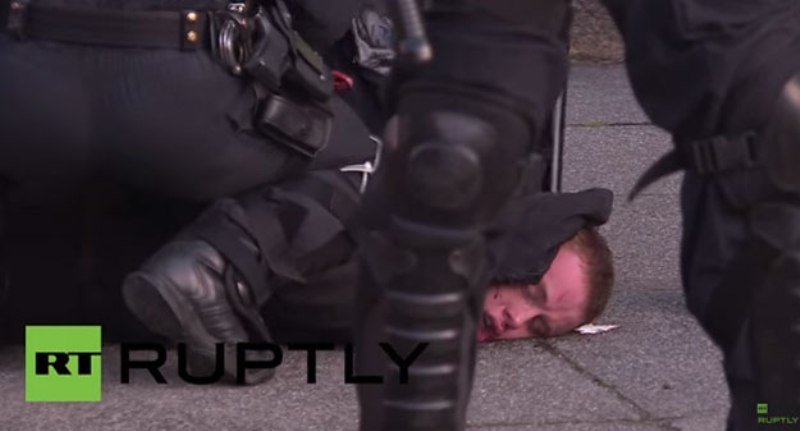 Suzavac i vodeni topovi na ulicama njemačkog grada Lajpciga: Izbili sukobi između policije i demonstranata
