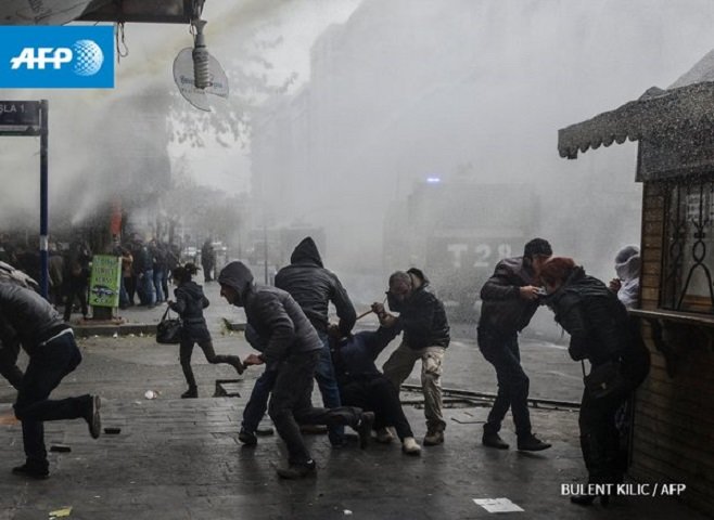 Dijarbakir,Turska: Policija koristila suzavac i vodene topove protiv kurdskih demonstranata