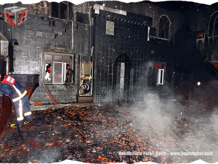Turska: U požaru izgorjela pola stoljeća stara džamija