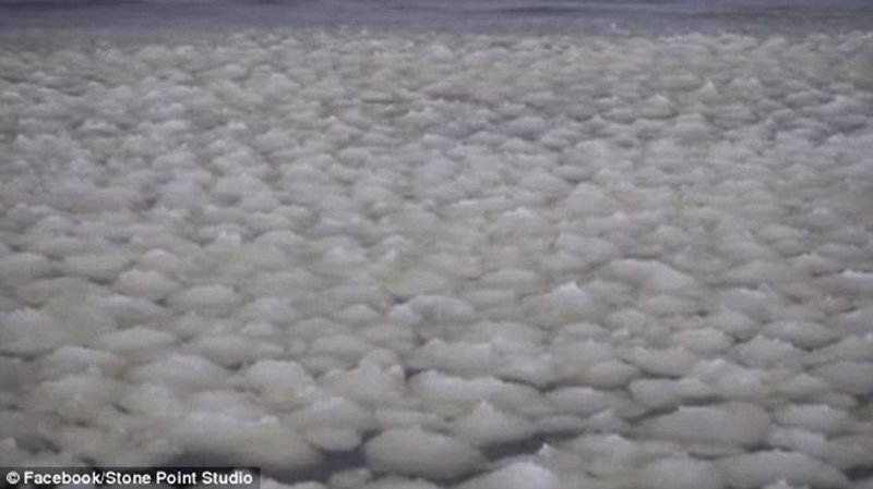 snježne grude jezero sebago