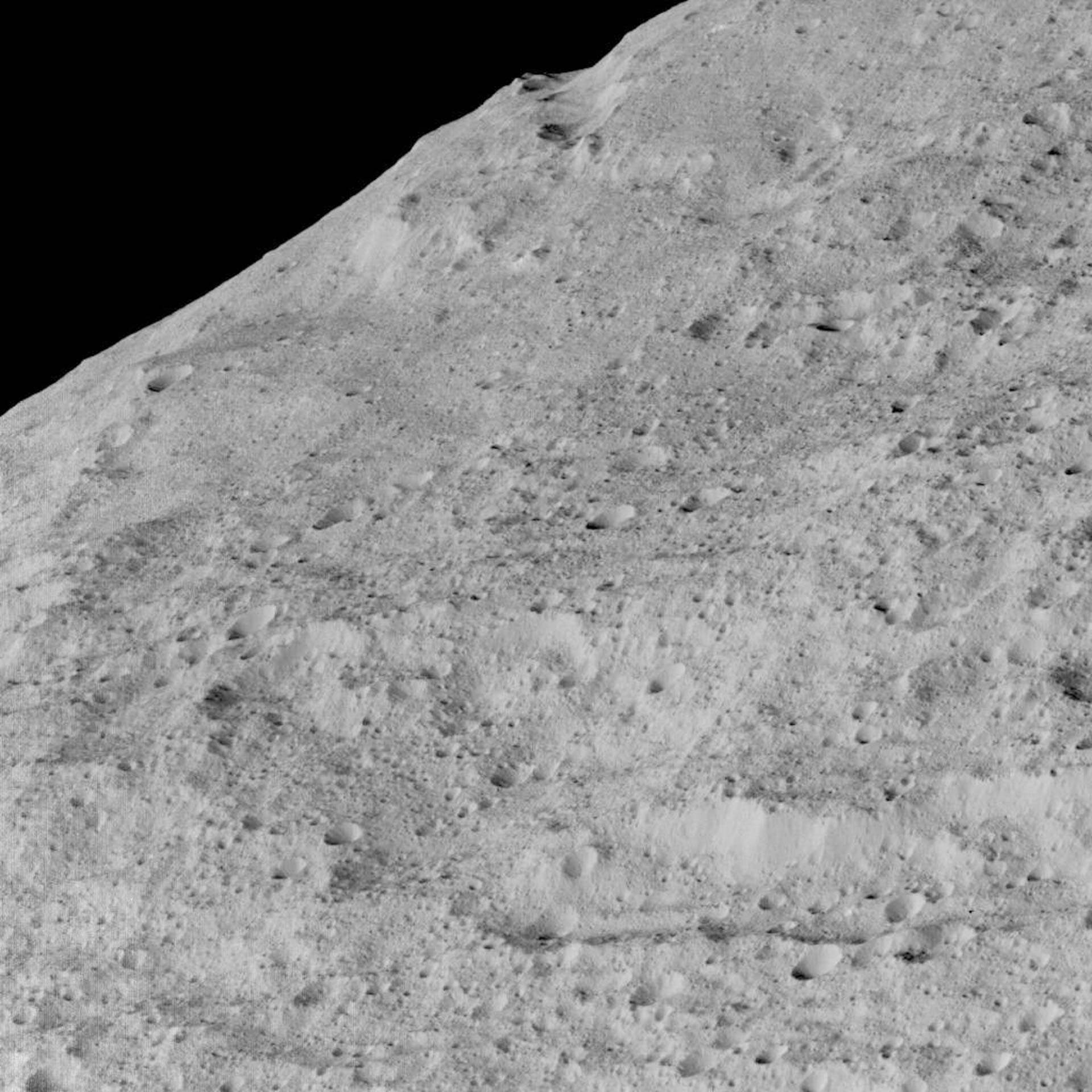 Svemirska sonda Dawn poslala nove fotografije planetoida Ceresa