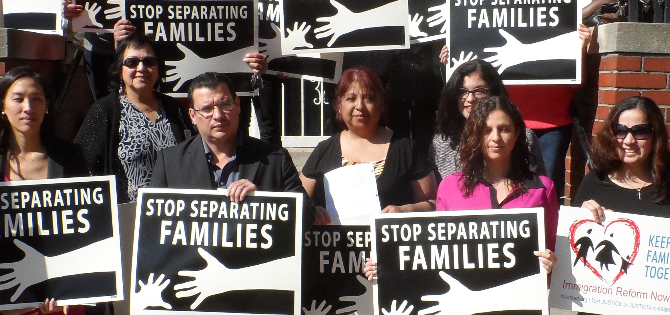 SAD: Vlasti počele da vrše racije po kućama izbjeglica