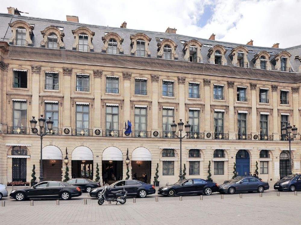 Cijeli posljednji sprat poznatog hotela Ritz u Parizu je izgorio u požaru
