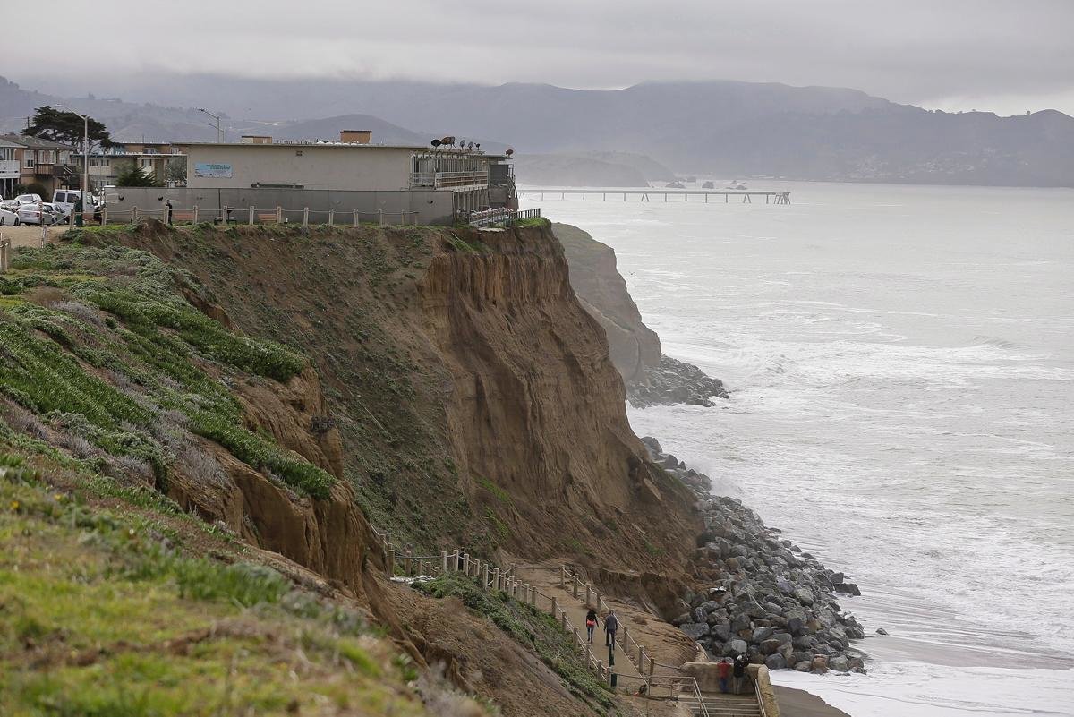 Zastrašujuća moć prirode: El Nino nosi sve pred sobom, odroni prijete Kaliforniji