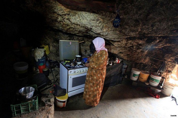 Palestinski poljoprivrednici iz Yutte moraju napustiti pećine u kojima žive tradicionalno već 300 godina