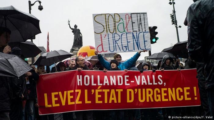 Francuska: Hiljade ljudi na protestima zbog produžetka vanrednog stanja