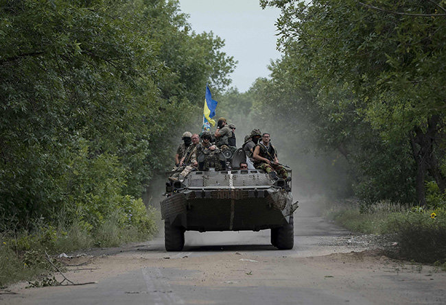 Donbas: Kijevske snage u 24 sata 63 puta prekrišle primirje, napadaju i sopstvene pozicije kako bi optužili jedinice DNR