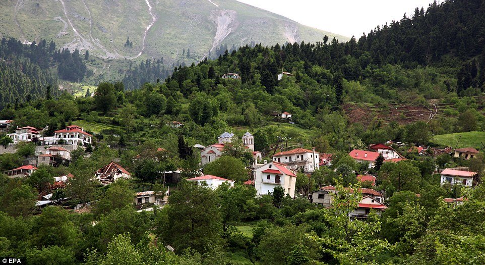 Grčka: Selo Ropoto od 2012 godine neprestano tone