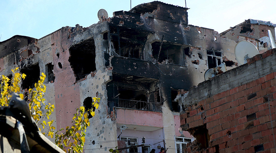 Feleknas Uca: U Cizreu je turska vojska oko 150 Kurda zarobljenih u podrumima žive zapalila