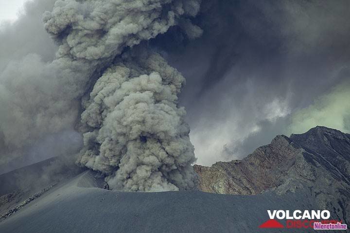 JAPAN Zabranjen pristup kilometar od aktivnog vulkana Nigata Jakejama 