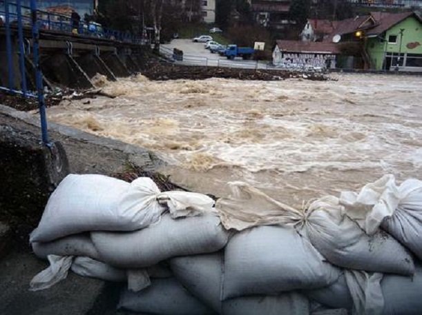 Poplave u Srbiji, vanredno u Lučanima i Arilju