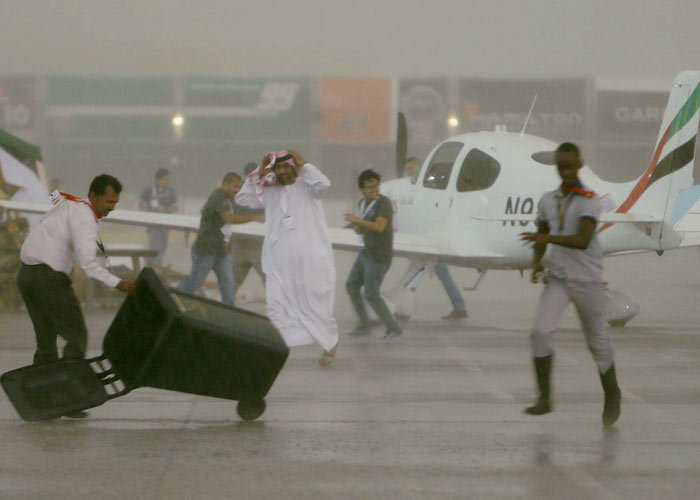 UAE: Neuobičajeno nevrijeme dovelo do poplava