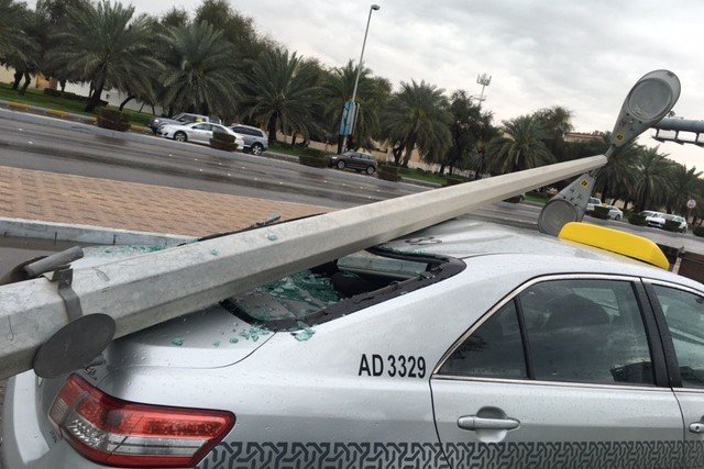 UAE: Neouobičajeno nevrijeme donijelo poplave