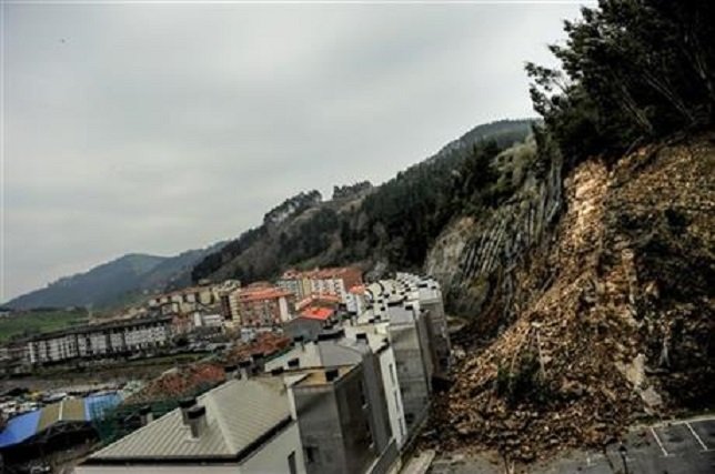 Španija: Nakon urušavanja stijene i odrona kamenja 180 ljudi evakuisano