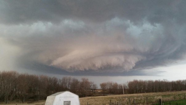 Supercell tornado