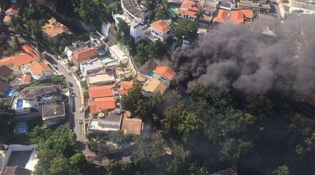 Brazil: U padu privatnog aviona na stambeni dio glavnog grada poginulo 7 osoba