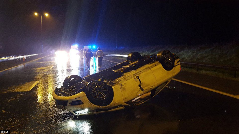 Oluja Katie, praćena uraganskim vjetrom, poharala jug Engleske