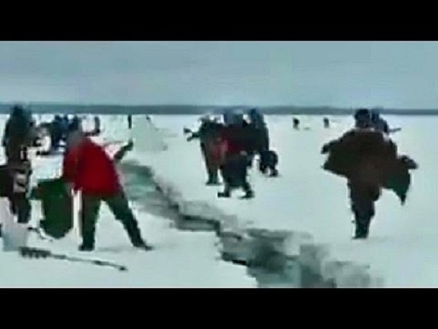 Ruski ribari bježe kada je led počeo pucati ispod njih