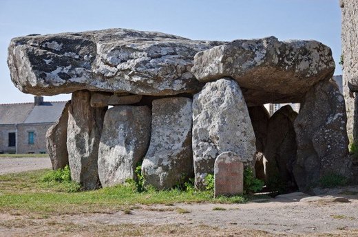Zbog čega su i kako drevni ljudi postavljali kamene megalite i u Bretanji?