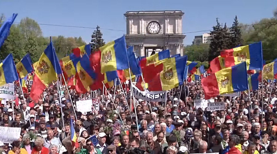 Obojena revolucija? U Moldaviji sukob između policije i demonstranata, traže se prijevremeni izbori