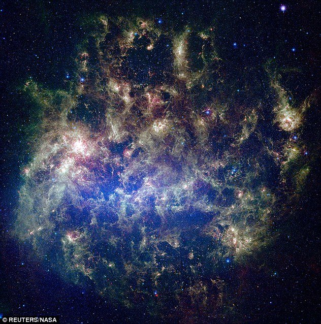 Binarni sustav je najvjerojatnije došao iz jednog od desetaka susjednih patuljastih galaksija, poput velikog Mageljanovog oblaka - obližnje galaksije  Read more: http://www.dailymail.co.uk/sciencetech/article-3537542/The-binary-star-moving-fast-energy-esc