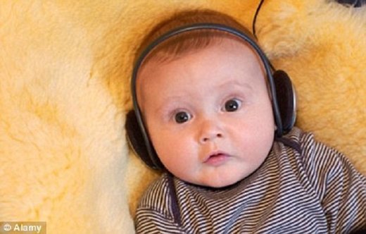 Nova studija pokazuje da stimulacija glazbom pomaže bebama da prije progovore 