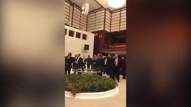 Turski parlament: Tuča između vladajuće stranke i prokurdske oporbe zbog vojnih operacija