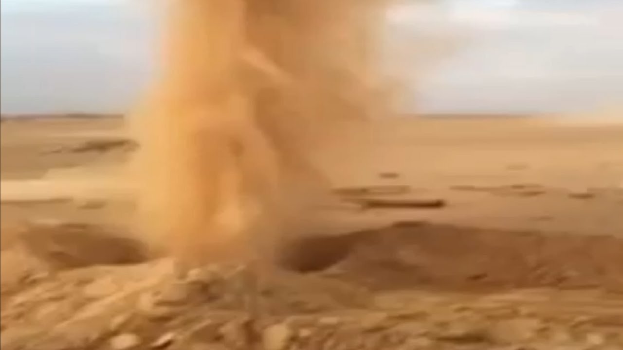 Saudijska Arabija: Čudna rupa u pustinji eruptira pijesak u zrak, odbija biti napunjena