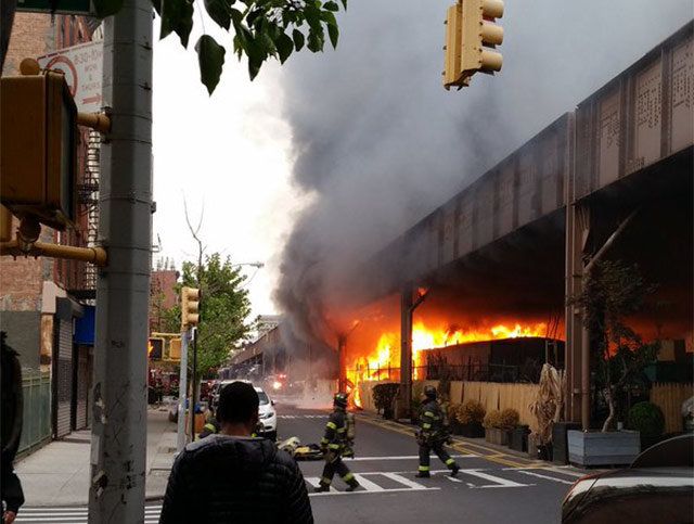 U Njujorku veliki požar u metro stanici