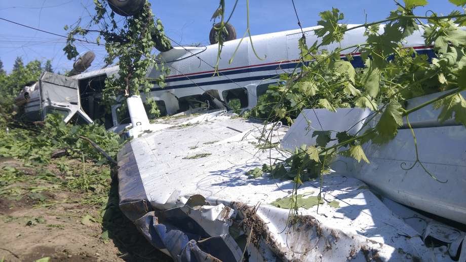 Avion sa 18 putnik prinudno sletio u Californiji