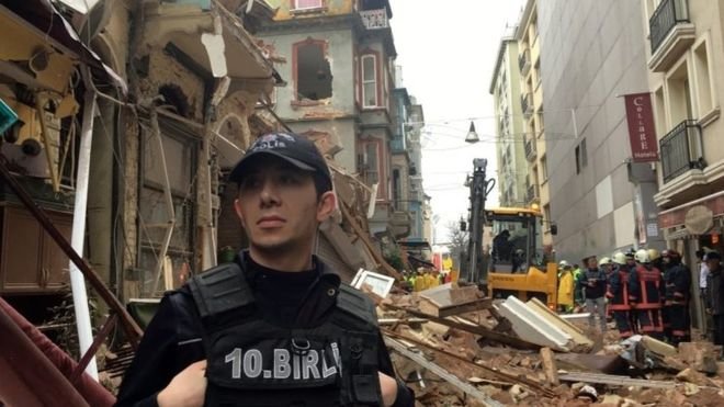 Urušila se zgrada sa 7 spratova u Istanbulu