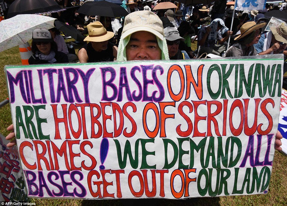 Više hiljada ljudi su stupili u prosvjede protiv prisutnosti američkih vojnih baza na japanskom otoku Okinawa