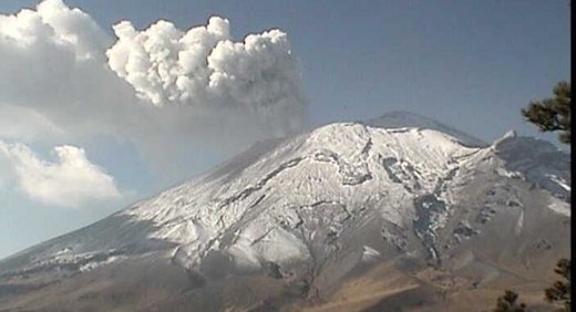 Tajanstvena svjetla pojavljuju se nakon eksplozije vulkana Popocatepetl 19. lipnja 2016