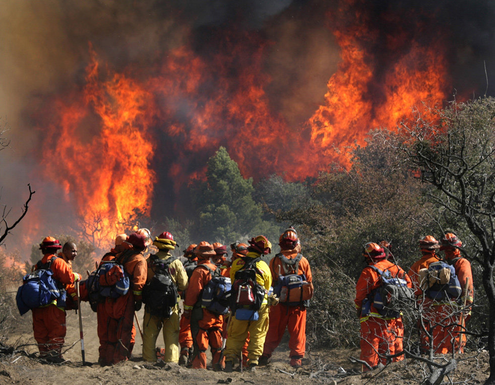Kalifornija: U regiji Kern bjesni šumski požar, najmanje 2 osobe poginule