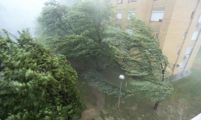 Jako olujno nevrijeme pogodilo područje Osijeka i Zagorja
