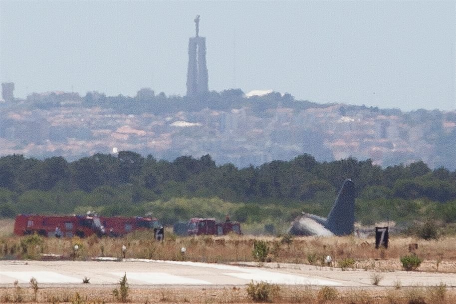 Srušio se vojni avion u Portugalu, 3 osobe poginule