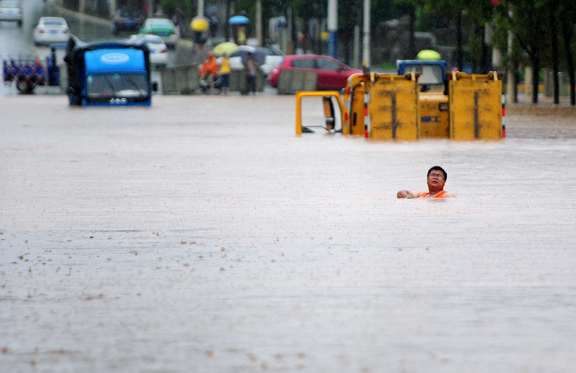 Povijesne poplave u Kini: 237 osoba poginulo, šteta milijardu dolara
