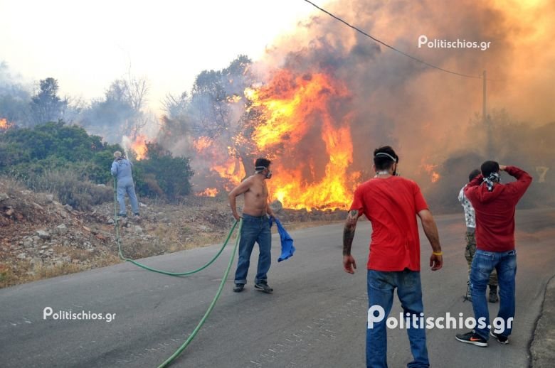 Na grčkom ostrvu Hios vanredna situacija, požar prijeti kućama