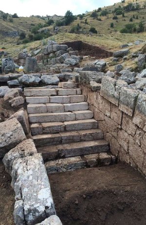 Žrtvovanje bogu Zeusu?: Na planini Likeon u Grčkoj otkriven skelet dječaka star 3000 godina
