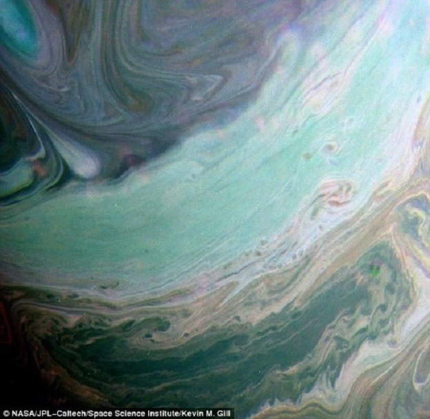 Zapanjujuće fotografije Saturnove atmosfere uz pomoć infracrvenog filtera