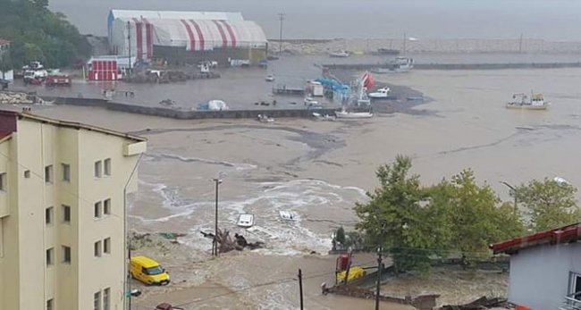 54 ljudi spašeno iz poplava na sjeveru Turske