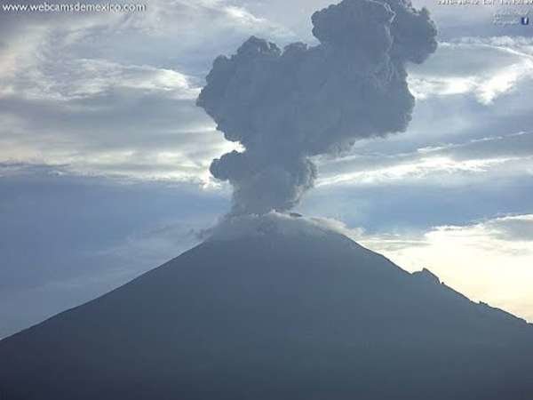 Nova erupcija Popokatepetla u Meksiku, pepeo išao visoko 2500 metara