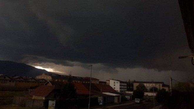 Jako olujno nevrijeme u Sloveniji izazvalo velike štete