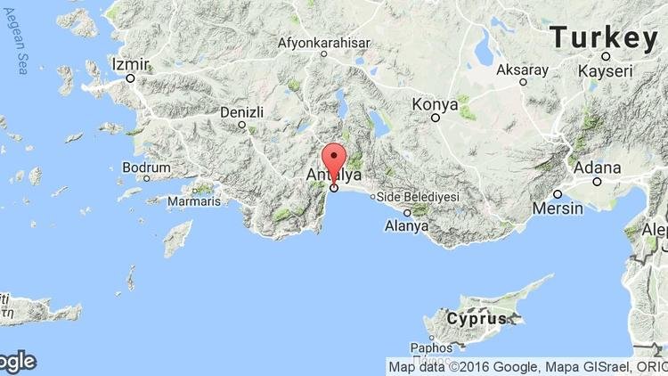 Usljed oluje brod se prevrnuo blizu turskog ljetovališta, 1 osoba nestala, a desetine povrijeđene